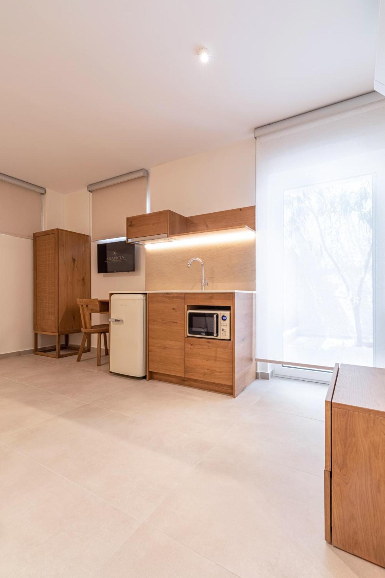 Arancia Elegant Rooms And Suites Tolo Ngoại thất bức ảnh